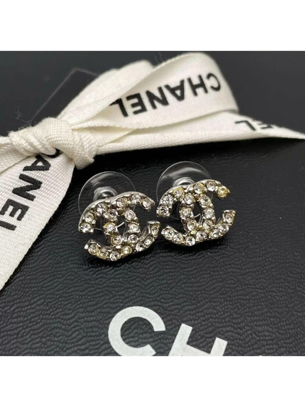 Chanel CC Logo Earrings 05c Rhinestone Icon Silver Here